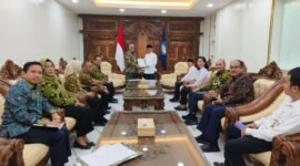 Menteri Dikdasmen Abdul Mu’ti dan Wamen Dikdasmen, Fajar Riza Ul Haq menerima kunjungan Pengurus Pusat Ikatan Hakim Indonesia (PP IKAHI) yang dipimpin Ketua Umum Dr Yasardin.