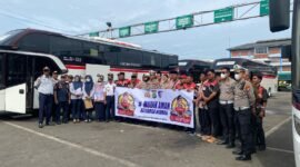 Kegiatan dipimpin langsung oleh Wakasat Lantas Polres Metro Bekasi Kota, AKP Ischak, SH, didampingi oleh anggota Unit Kamsel Sat Lantas Polres Metro Bekasi Kota.(19/3/25)