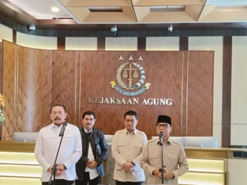 Mendes Yandri Laporkan Dugaan Penyimpangan Dana Desa ke Jaksa Agung