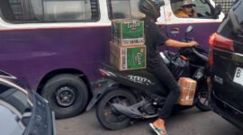 Semanan sebuah wilayah kelurahan yang berada Kecamatan Kalideres, Jakarta-barat selalu mengalami kemacetan setiap hari baik siang maupun malam hari. 