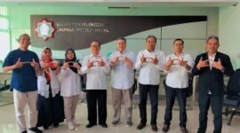 Pengurus AMKI Pusat mengadakan kunjungan silaturahmi sekaligus audiensi dengan Badan Penyelenggara Jaminan Produk Halal (Foto: Dok.AKMI/ifakta.co)