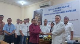 Ketua Umum Persatuan Wartawan Indonesia (PWI) Pusat Hendry Ch Bangun yang hadir dalam acara tersebut, mengapresiasi dan mengucapkan selamat atas terbentuknya AMKI.(foto:istimewa)