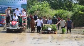 Kapolresta Tangerang menyampaikan apresiasi atas terselenggaranya gerakan tanam padi serentak ini sebagai upaya strategis pemerintah dalam meningkatkan ketahanan pangan nasional (foto:istimewa)