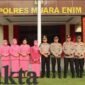 Polres Muara Enim Gelar Upacara Kenaikan Pangkat bagi Personel Masuki Masa Purna Tugas (Foto:ifakta)
