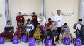 Dalam rangka 100 hari kerja Bupati dan Wakil Bupati Tangerang, Pemerintah Kabupaten Tangerang melalui RSUD Pakuhaji menggelar khitanan massal gratis yang diikuti oleh 217 anak dari wilayah utara Kabupaten Tangerang (foto:istimewa)