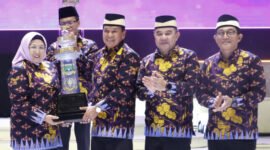 Kabupaten Tangerang kembali mencatatkan prestasi luar biasa dengan meraih Juara Umum pada Musabaqah Tilawatil Qur'an (MTQ) XXII tingkat Provinsi Banten. Ini merupakan kemenangan keempat berturut-turut bagi Kabupaten Tangerang dalam perhelatan MTQ tingkat provinsi, sebuah pencapaian yang sangat membanggakan.(foto:istimewa)