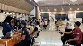 Memperingati hari buruh internasional 1 mei 2025 sidokkes Polresta Tangerang menggelar bakti kesehatan dengan cek kesehatan gratis untuk masyarakat digedung serba guna Pemda Tangerang (foto:istimewa)