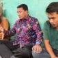 Bupati Tangerang, Moch. Maesyal Rasyid, mengunjungi SM, anak berusia 4 tahun yang menderita retinoblastoma (kanker mata) di Desa Pagenjahan, Kecamatan Kronjo (foto:istimewa)