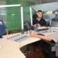 Kasat reskrim Polresta Tangerang Kompol Arief N.Yusuf melaksanakan talk show dalam rangka sosialisasi operasi pekat maung 2025 melalui saran radio tangerang gemilang (foto:istimewa)