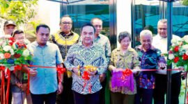 Sekretaris Daerah (Sekda) Kabupaten Tangerang Soma Atmaja meresmikan Balai PKK Melati 24 RW 022 Kelurahan Binong, Kecamatan Curug,(foto:istimewa)