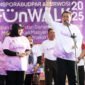 Bupati Tangerang Maesyal Rasyid bersama Wakil Bupati Tangerang Intan Nurul Hikmah secara resmi membuka kegiatan Senam Tangerang Gemilang dan lepas kegiatan Jalan Sehat bersama yang diselenggarakan di depan Gedung Kantor Bupati Puspemkab Tangerang,(foto:istimewa)