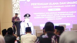 Pemerintah Kabupaten Tangerang menggelar Pertemuan antara Ulama dan Umaro. Kegiatan yang telah menjadi agenda tahunan ini dihadiri langsung oleh Bupati Tangerang, H. Moch. Maesyal Rasyid beserta para ulama, kyai, dan tokoh agama se-Kabupaten Tangerang di Hotel Atria Kelapa Dua,(foto:istimewa)