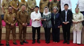 Wakil Gubernur Banten A Dimyati Natakusumah menerima Kunjungan Kerja Badan Urusan Rumah Tangga (BURT) DPR RI di Pendopo Gubernur Banten, KP3B Curug, Kota Serang,(foto:istimewa)