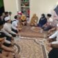 Wakil bupati Tangerang intan Nurul hikmah berikan ucapan duka kepada keluarga almarhum H.Rusdi mantan camat kresek tahun 2008 (foto:ifakta.co/Lx)