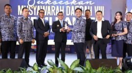 Gubernur Banten Andra Soni mengajak seluruh pihak bersama-sama untuk turut serta mendukung dan mendorong percepatan pertumbuhan ekonomi 8 persen yang diharapkan oleh Presiden Prabowo Subianto.(foto: diaskominfio)