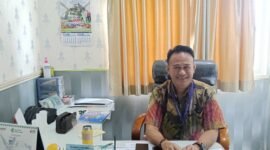 Kepala UPTD puskesmas Kresek dr.Deny Erfin tingkatkan layanan kesehatan bagi masyarakat (foto:ifakta.co/Lx)