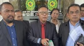 Sosok Zaenal Mustofa pengacara penuntut ijazah Jokowi jadi tersangka pemalsuan dokumen (Foto: Istimewa/Ifakta)