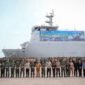 Gubernur Banten Andra Soni memimpin Upacara Penyambutan Peserta Latihan Integrasi Taruna Wreda (Latsitarda) Nusantara ke-45 Provinsi Banten di Dermaga Pelabuhan Indah Kiat, Kelurahan Taman Sari, Kecamatan Pulomerak, (foto:istimewa)