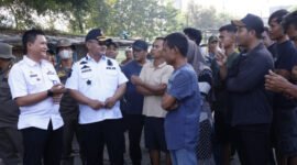 Kepala Satpol PP Kabupaten Tangerang, Agus Suryana, mengatakan, sebanyak 60 personel Satpol PP dikerahkan dan bergabung bersama unsur TNI, Polri, serta petugas Trantib Kecamatan Balaraja. (foto:istimewa)