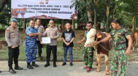 Kapolresta Tangerang menyampaikan bahwa kegiatan qurban ini merupakan agenda rutin yang dilaksanakan setiap tahun oleh jajaran Polresta Tangerang (foto:istimewa)