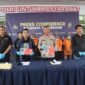 Kasat Reskrim Polresta Tangerang, Kompol Arief N. Yusuf, menjelaskan bahwa penangkapan ini berdasarkan empat laporan polisi (LP) terkait curanmor selama Mei 2025. “Barang bukti yang diamankan meliputi tiga unit sepeda motor, kunci leter T, dan sebilah pisau. Kami masih mendalami apakah ada jaringan lain di balik aksi ini,(foto:ifakta/Lx)