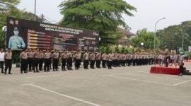 Kapolresta Tangerang menekankan pentingnya sinergi dan kesiapsiagaan seluruh personel dalam menjaga keamanan, terutama di lokasi-lokasi strategis seperti masjid, tempat penyembelihan hewan qurban, pusat keramaian, hingga jalur lalu lintas utama.(foto:istimewa)