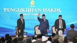Presiden Prabowo Subianto (tengah) pada acara pengukuhan Hakim di Jakarta (13/6/2025). (Foto : Antara)