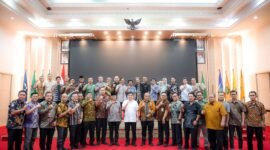 Dimyati mengingatkan dan menegaskan tidak boleh titip menitip atau kongkalikong. Pengadaaan barang/jasa menjadi hal yang perlu diperhatikan.(foto:ifakta/Lx)