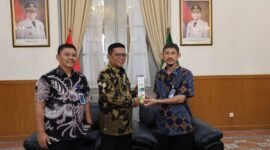 Gubernur Banten Andra Soni mendukung pemindahan atau translokasi dua Badak Jawa dari Taman Nasional Ujung Kulon (TNUK) ke Javan Rhino Study and Conservation Area (JRSCA) untuk keperluan konservasi dan pengembangbiakan (foto:istimewa)