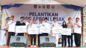 Gubernur Banten Andra Soni menghadiri pelantikan Dewan Pimpinan Cabang (DPC) Asosiasi Pemerintah Desa Seluruh Indonesia (APDESI) Kabupaten Lebak periode 2025–2030 (foto : istimewa),