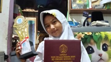 Aulia Nurul Hasanah raih siswi berprestasi dalam keaktifan belajar di SD Negeri Sidoko I (foto:ifakta/Lx)