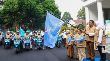 Gubernur Banten Andra Soni secara resmi melepas Kirab Bangga Kencana dalam rangka memperingati Hari Keluarga Nasional (Harganas) ke-32 Tahun 2025 (foto:istimewa)
