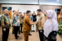 Gubernur menyampaikan bahwa pelatihan ini bukan sekadar rutinitas, tetapi merupakan kesempatan emas bagi para pejabat struktural untuk memperluas wawasan, membangun jejaring, serta menumbuhkan kepemimpinan yang matang secara etika dan strategi.(foto:istimewa)