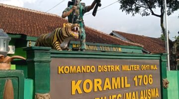 Sertu Sulistyo Koramil 1706 bantarujeg-Malausma apresiasi kehadiran insan pers jakarta (foto:IFAKTA/Lx)