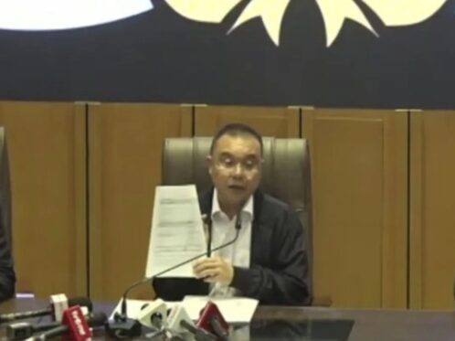 Wakil Ketua DPR RI Sufmi Dasco Ahmad saat konferensi pers di kompleks parlemen.