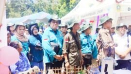 Onny Irnanda P (ketiga dari kiri), Ketua Umum Solidaritas Warga Jakarta (SWJ) saat mengikuti peringatan Hari Hutan Sedunia 2026.