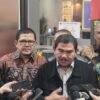 Kuasa Hukum Menteri Desa dan Pembangunan Daerah Tertinggal (Mendes PDT) Yandri Susanto melaporkan 73 akun media sosial ke Bareskrim Polri (CNN Indonesia/Taufiq Hidayatullah).