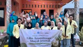 pelatihan pengolahan minyak jelantah menjadi lilin aromaterapi Eco Candle bagi ibu-ibu PKK Desa Muntal RT 06/RW 05, Kecamatan Gunungpati, Kota Semarang