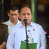 Anang Supriatna memberikan keterangan pers di Gedung Kejaksaan Negeri Jakarta Pusat, Jakarta, Selasa (29/9/2026).