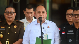 Anang Supriatna memberikan keterangan pers di Gedung Kejaksaan Negeri Jakarta Pusat, Jakarta, Selasa (29/9/2026).