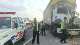 Dua Truk Tronton Terlibat Kecelakaan di JLU Lamongan, Satu Orang Luka