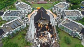 OJK mencatat sekitar 20 persen aset pemerintah telah memiliki perlindungan asuransi. Kementerian Keuangan disebut berkomitmen mendorong pengasuransian aset negara secara bertahap untuk mengurangi risiko kerugian akibat bencana.