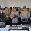 Polda Jawa Barat membongkar pabrik sekaligus gudang produksi obat keras ilegal di kawasan Pergudangan Bizpark, Kopo, Kota Bandung. Fasilitas tersebut diperkirakan mampu memproduksi hingga 8 juta butir obat per hari.