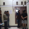 Direktorat Reserse Narkoba Polda Jawa Barat bersama Badan Narkotika Nasional Provinsi (BNNP) Jawa Barat menggelar razia mendadak di sejumlah rumah kos di Kota Bandung, Sabtu, 17 Oktober 2026.