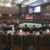 Wakil Presiden Gibran Rakabuming Raka pernah menghadapi gugatan perdata di Pengadilan Negeri (PN) Jakarta Pusat. Gugatan tersebut diajukan warga bernama Subhan Palal dan menempatkan Gibran sebagai tergugat bersama Komisi Pemilihan Umum (KPU).