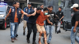 Tersangka Febriansyah dan Bustomy saat diamankan aparat kepolisian. (HO Humas Polres Jakbar)